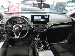 نيسان ألتيما